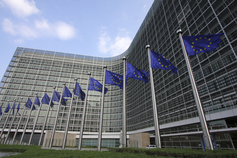 La Commissione Ue annuncia misure meno restrittive sull'agricoltura