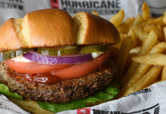 Gli hamburger di Impossible Foods imitano la consistenza della carne