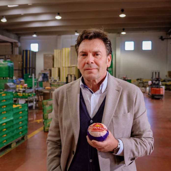 Aurelio Pannitteri, presidente dell'O.P. Rosaria, l'arancia che nasce in Sicilia, alle pendici dell'Etna