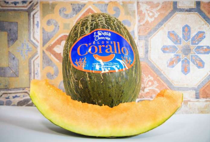 Il melone Corallo, dal colore arancione intenso, uno dei vincitori della medaglia d'oro. E' stato lanciato quest'anno con il marchio Orto di Eleonora