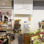 Lo Zumex corner, per le spremute fresche al momento, in un supermercato Conad