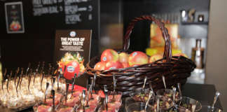La mela Kanzi prodotta dai Consorzi VOG e VI.P, in Alto Adige, ha gusto succoso e croccante e piace a un consumatore giovane