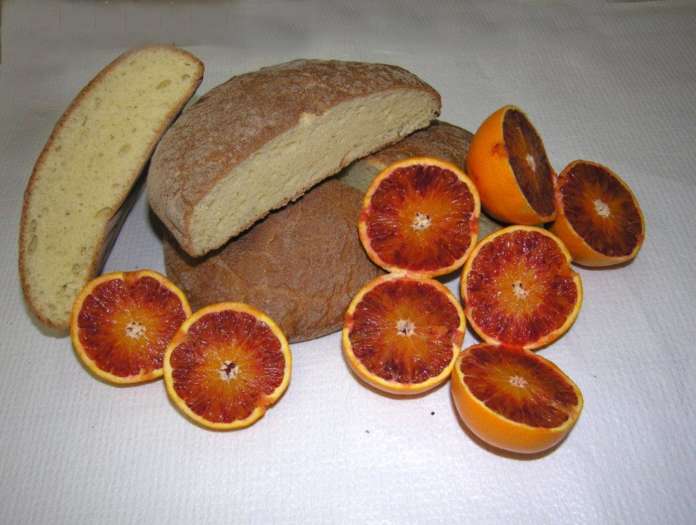 Il pane ad alto contenuto di fibre è stato preparato utilizzando i sottoprodotti di lavorazione di agrumi, in particolare arance rosse e limoni