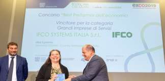 La cerimonia di premiazione a Roma, con il riconoscimento assegnato da Confindustria ritirato da Eleonora Gemini, direttore generale di IFCO SYSTEMS Italia