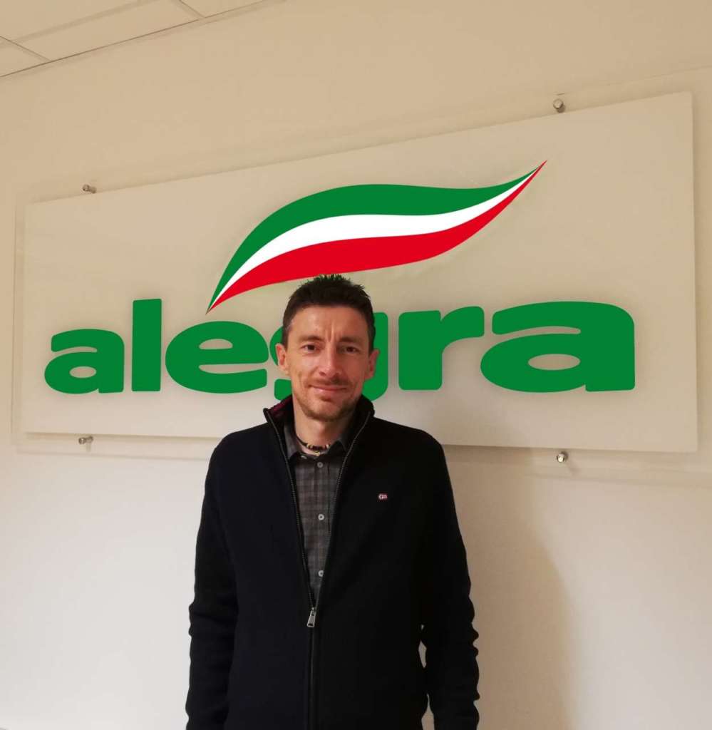 Faentino, 47 anni, Mauro Laghi è laureato in Agraria. Il percorso professionale è stato svolto all’interno della cooperativa Agrintesa. E' anche direttore generale di Alegra
