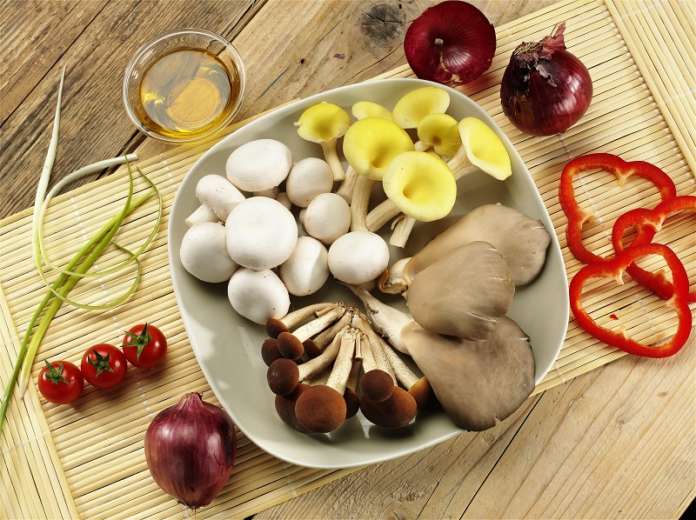 Solo il 10% degli italiani non mangia funghi, ma il 36% chiede una più ampia offerta di referenze tutto l'anno. secondo un'indagine commissionata dalla O.P. Consorzio Funghi di Treviso