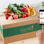 Cortilia, nata nel 2012, è il primo mercato agricolo online a mettere in contatto i consumatori con agricoltori e produttori artigianali, per fare la spesa come in campagna