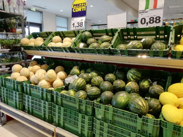 Prezzi stabili per il melone, giunto all'apice della campagna commerciale; in calo per l'anguria