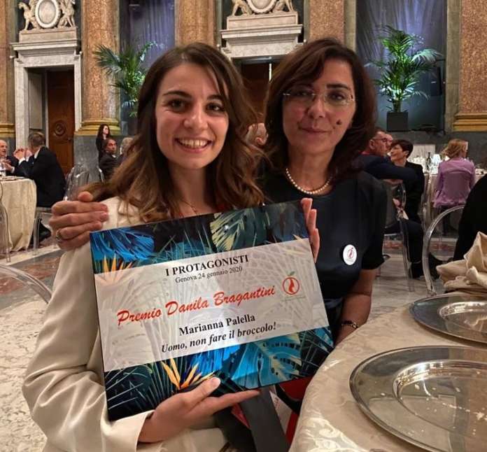 Marianna Palella vincitrice del Premio Bragantini 2020 con il presidente delll'associazione Donne dell'ortofrutta, Alessandra Ravaioli
