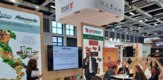 Presentazione del progetto albicocca rossa di Apofruit a Fruit Logistica, a Berlino