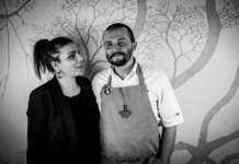 Lo chef Mirko Gatti con la compagna Sara, che si occupa della sala del ristorante Radici