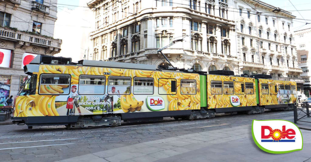 Tram a Milano e Roma brandizzati con la nuova campagna di comunicazione di Dole Italia
